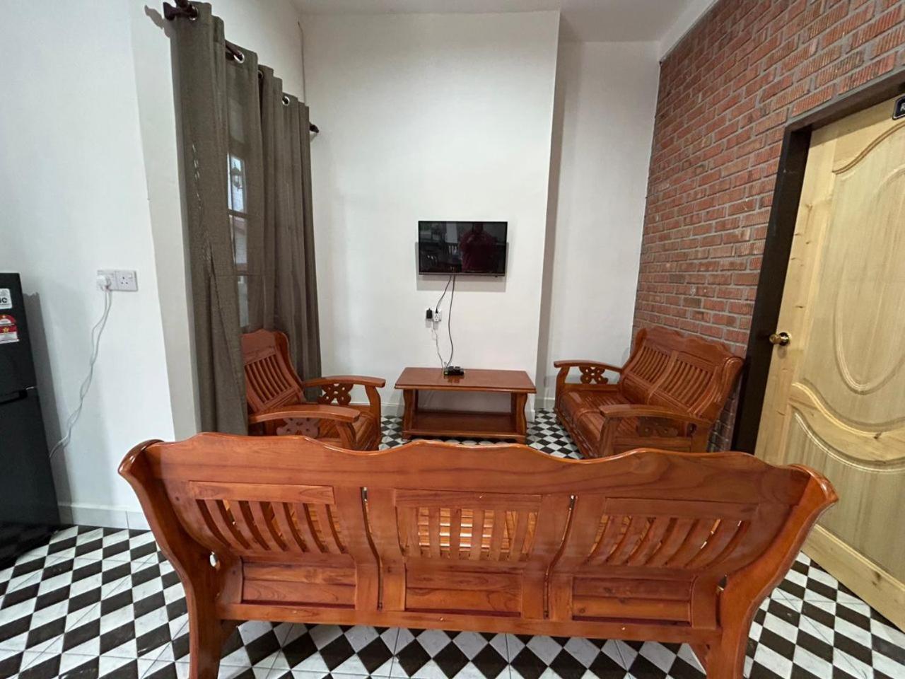 Kundasang Guesthouse Exterior photo